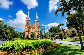 Ben Thanh Market and Notre Dame Cathedral