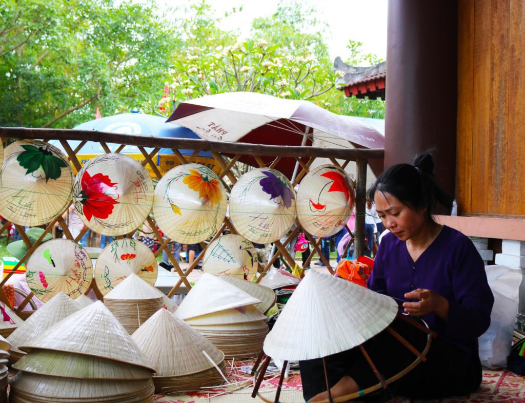 Traditional Vietnamese gifts for international visitors